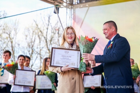 Выпускница Климовичской районной государственной гимназии Елизавета Чернобаева стала лауреатом специальной премии Могилевского облисполкома в&nbsp;социальной сфере