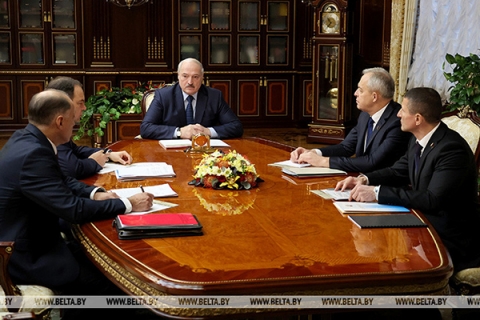 Лукашенко поставил задачу обеспечить безопасность в&nbsp;случае кибератак, но&nbsp;не&nbsp;создавать для этого новые центры